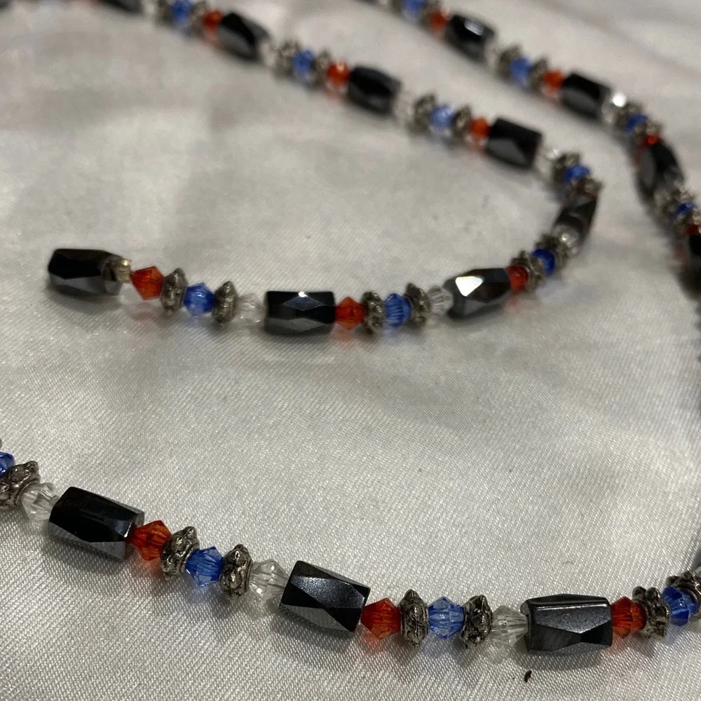 Magnetic Elegant Black and Blue Beaded Necklace - Picture 2 of 2